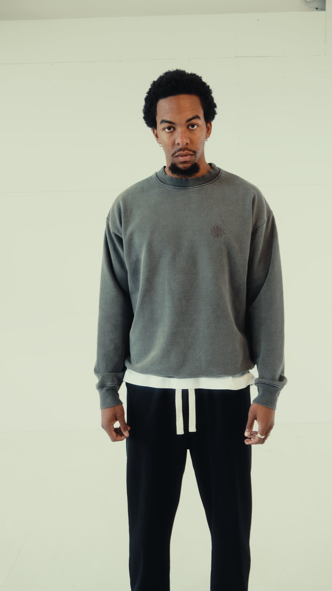 NEXUS TONAL SWEATSHIRT - WASHED GREY