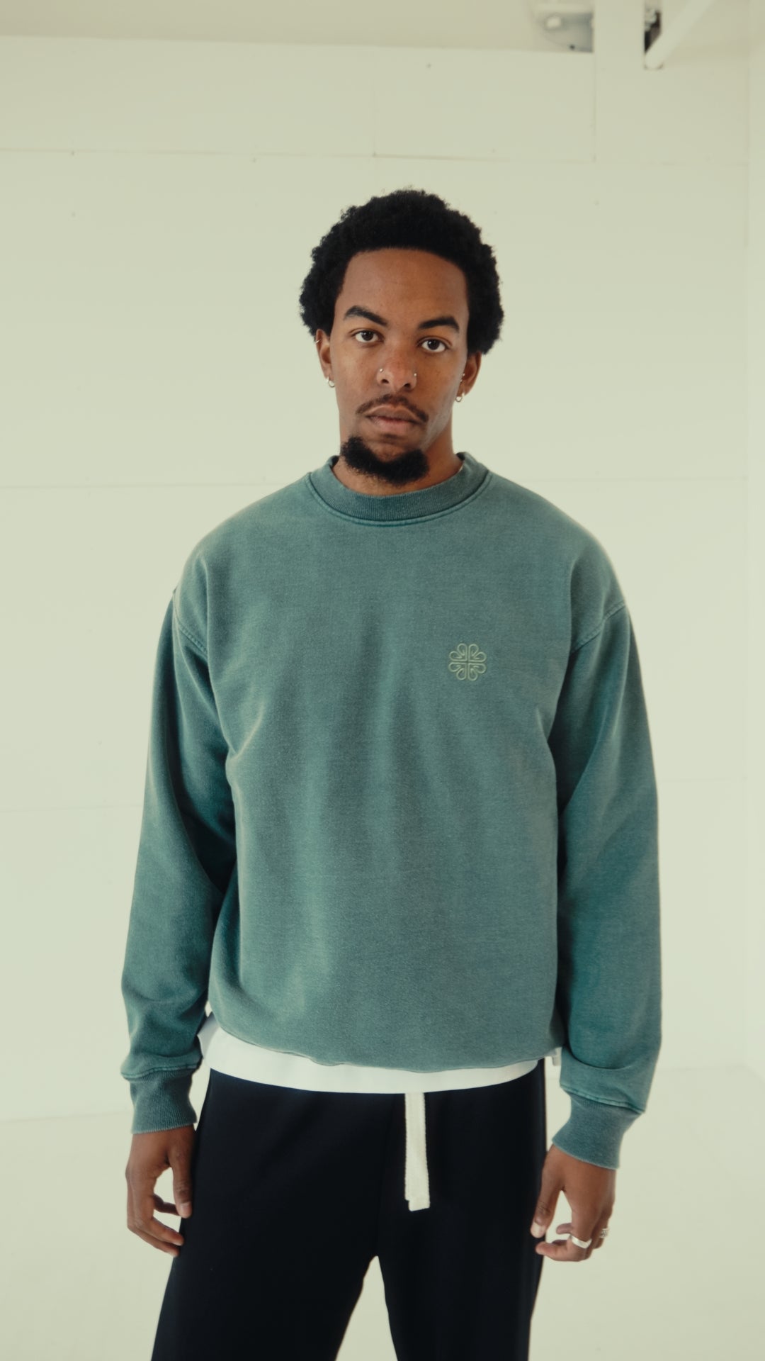 NEXUS TONAL SWEATSHIRT - WASHED GREEN