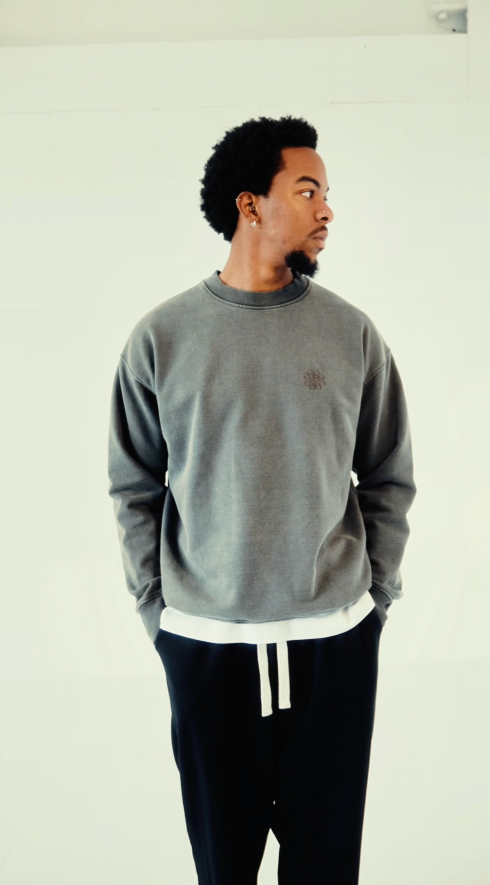 NEXUS TONAL SWEATSHIRT - WASHED GREY